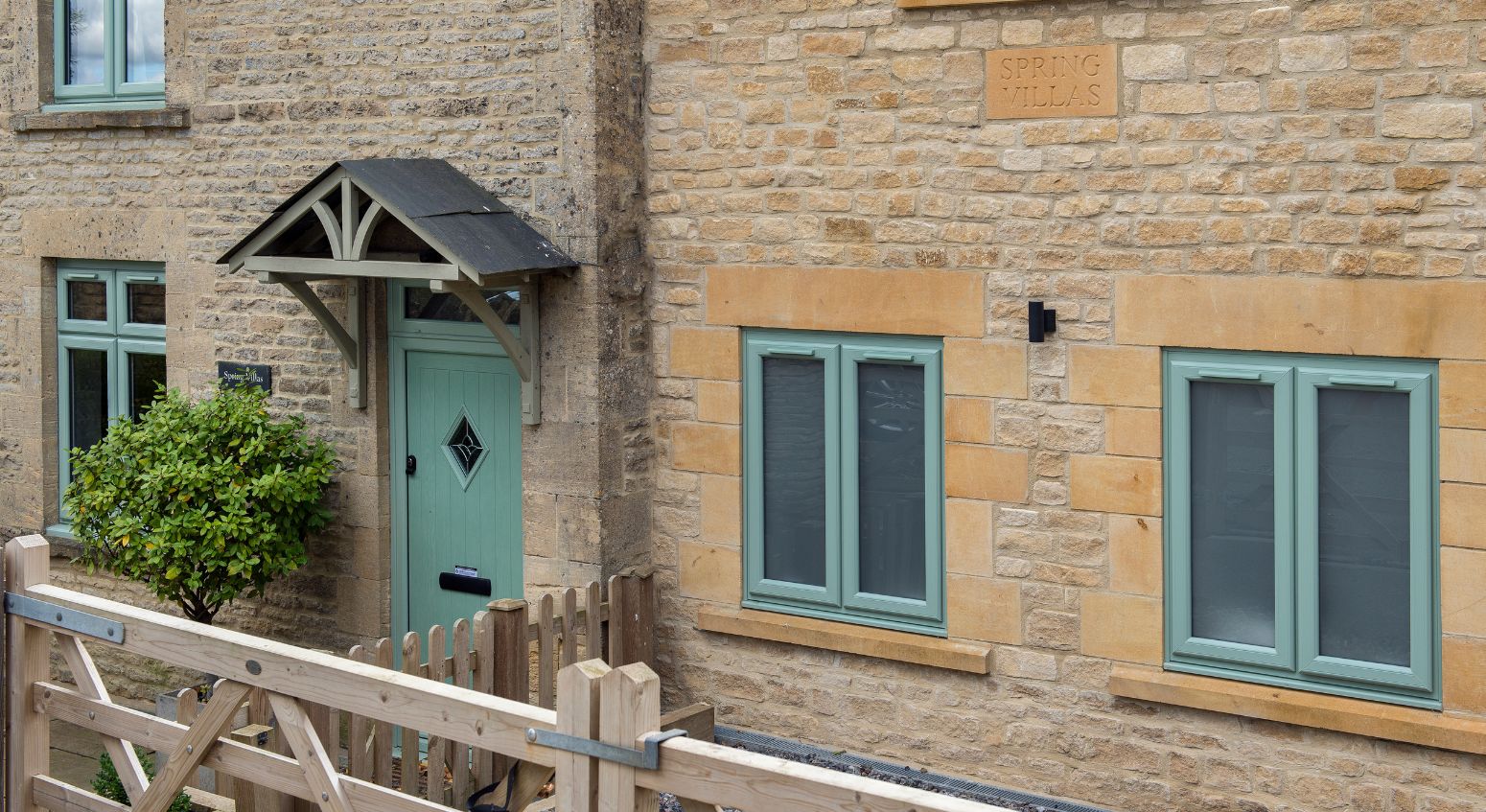 Deceuninck supply - main slider